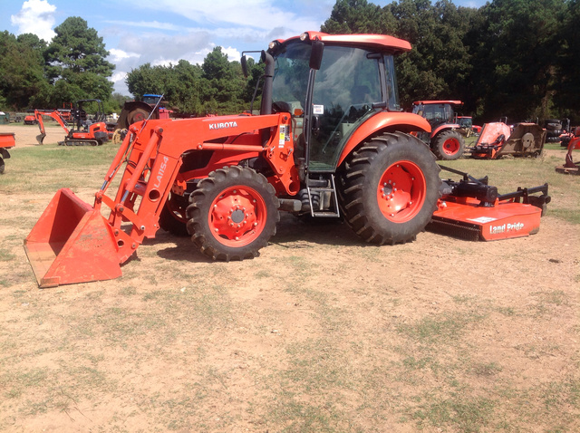 Kubota M6060D 4WD Tractor