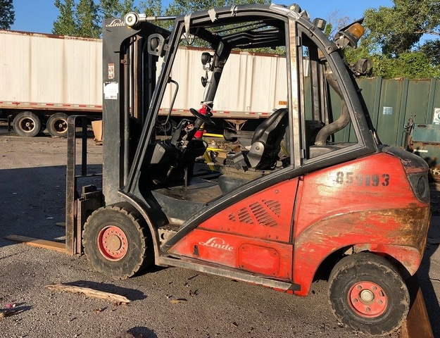 2011 Linde H30D Pneumatic Tire Forklift