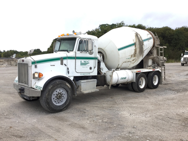 2003 Peterbilt 357 T/A Mixer Truck