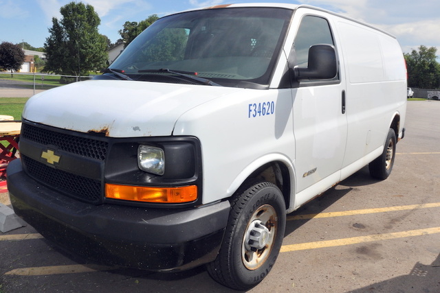 2006 Chevrolet Express 2500 Cargo Van