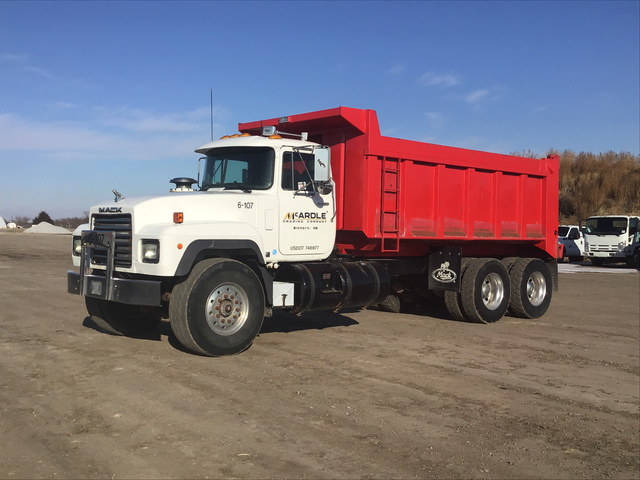 1997 Mack RD690S T/A Dump Truck