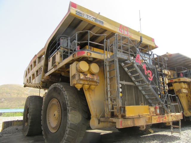 2010 Komatsu 830E-1AC Off-Road End Dump Truck 2010 Komatsu 830E-1AC Off-Road End Dump Truck