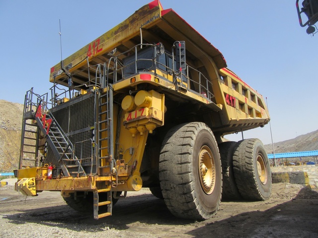 2010 Komatsu 830E-1AC Off-Road End Dump Truck 2010 Komatsu 830E-1AC Off-Road End Dump Truck