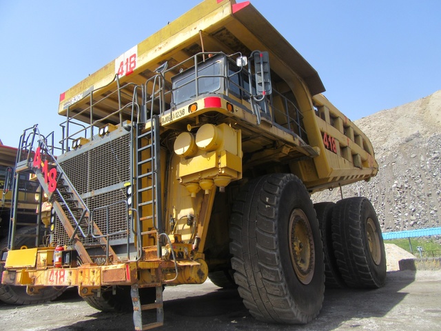 2010 Komatsu 830E-1AC Off-Road End Dump Truck 2010 Komatsu 830E-1AC Off-Road End Dump Truck