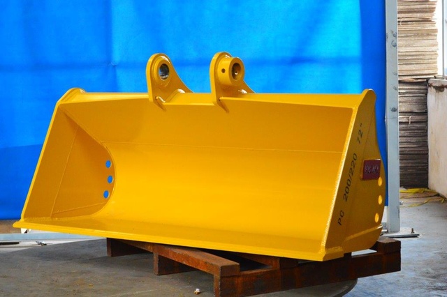 72" Excavator Bucket - Fits Komatsu PC200LC - Unused