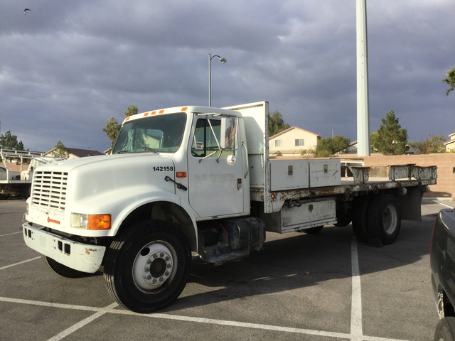 1990 International 4900 S/A Flatbed Truck 1990 International 4900 S/A Flatbed Truck