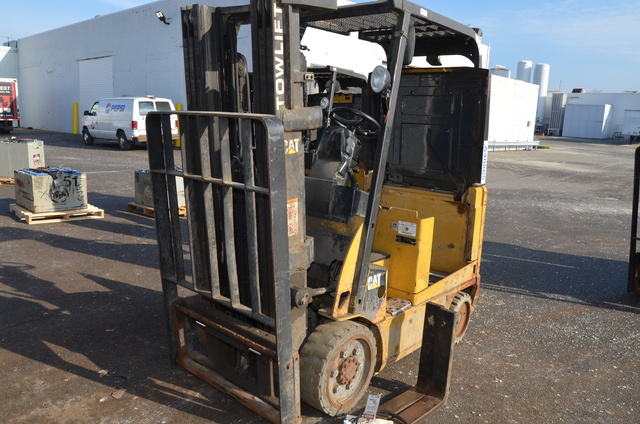 2008 Cat E4000 Pneumatic Tire Forklift 2008 Cat E4000 Pneumatic Tire Forklift