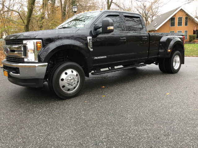 2018 Ford F-350 XLT Super Duty 4x4 Crew Cab Pickup 2018 Ford F-350 XLT Super Duty 4x4 Crew Cab Pickup