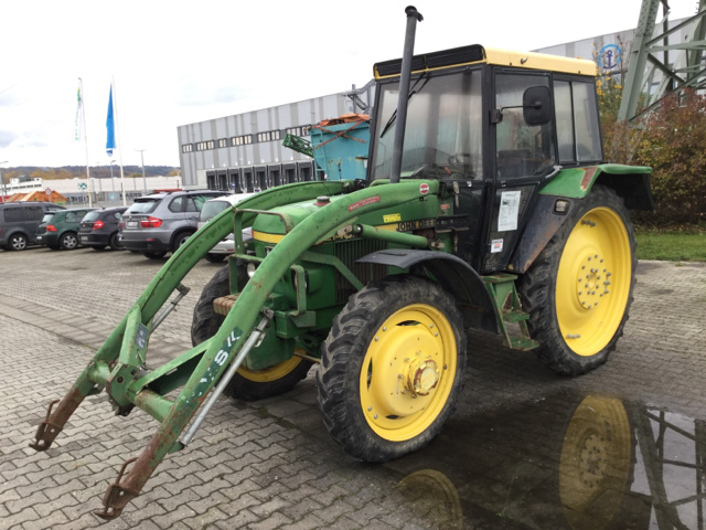 1981 John Deere 2140 4WD Tractor