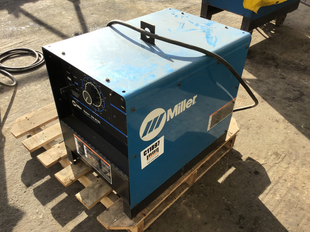 2007 Miller Dialarc 250 AC/DC Electric Welder