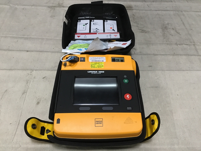 Physio-Contol Lifepak 1000 Defibrillator/Monitor- Recorder System