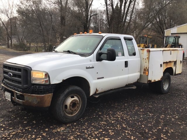 2005 Ford F-350 4x4 Utility Truck
