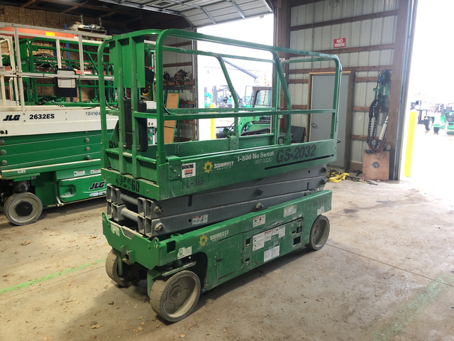 Genie GS-2032 Electric Scissor Lift