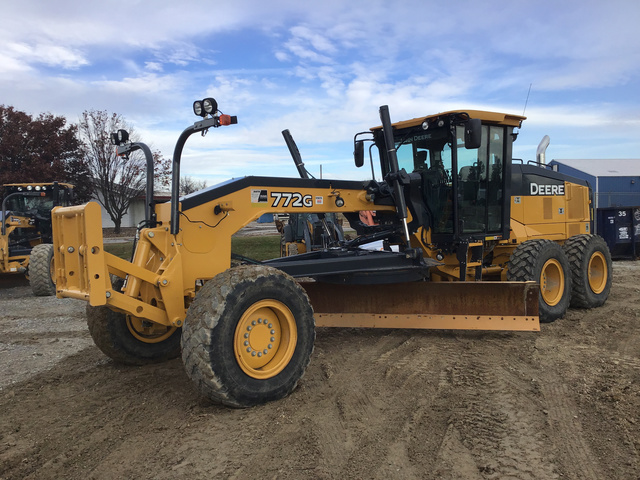 2016 John Deere 772G AWD Motor Grader
