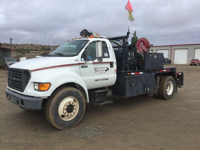 2000 Ford F-650 Super Duty Service Truck w/ Crane