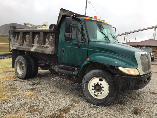 2006 International 4300 S/A Dump Truck