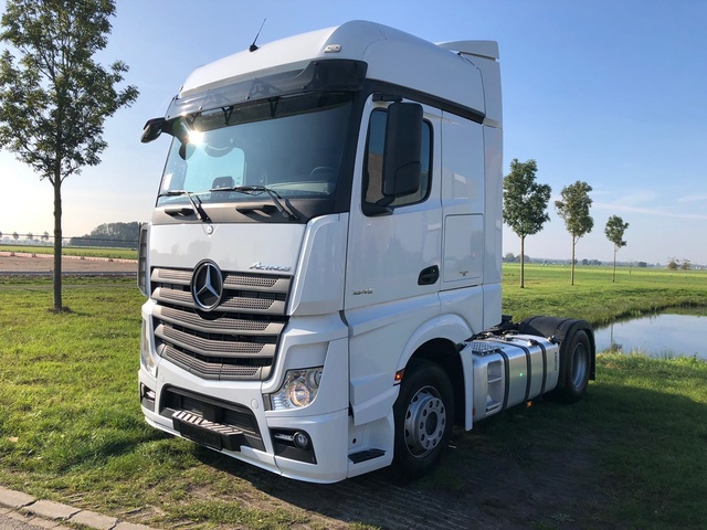 2016 Mercedes-Benz Actros 1845LS BigSpace 4x2 Sleeper Truck Tractor 2016 Mercedes-Benz Actros 1845LS BigSpace 4x2 Sleeper Truck Tractor
