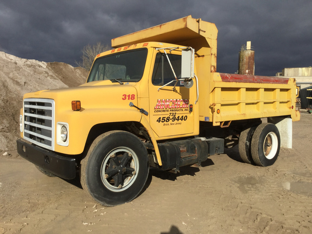 1989 International 1654 S/A Dump Truck