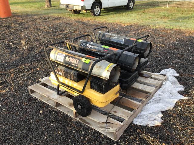 Lot of (3) Space Heaters Lot of (3) Space Heaters