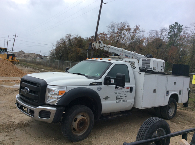 2015 Ford F-550 Super Duty Service Truck w/ Crane