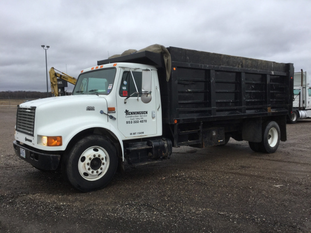 2000 International 4700 S/A Dump Truck
