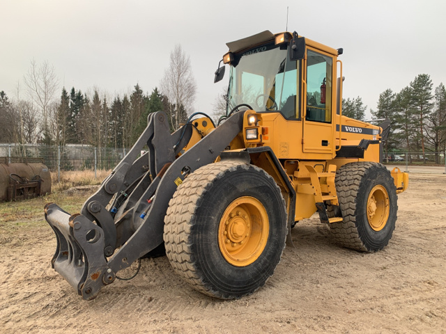 2001 Volvo L70D Wheel Loader 2001 Volvo L70D Wheel Loader