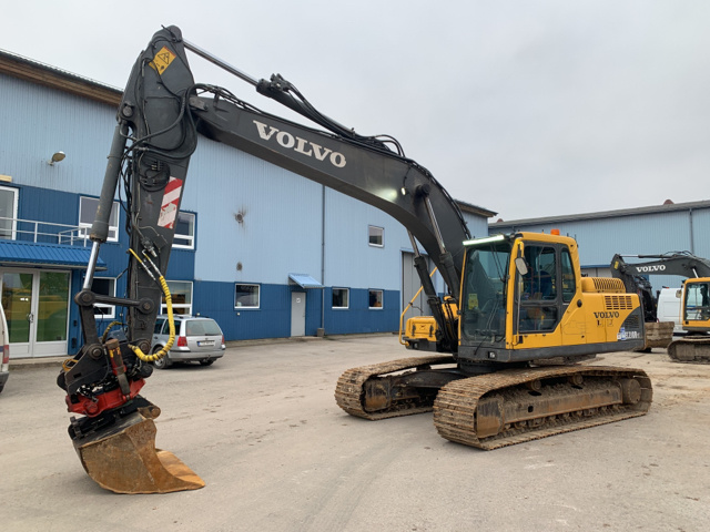 2002 Volvo EC210BCL Track Excavator 2002 Volvo EC210BCL Track Excavator