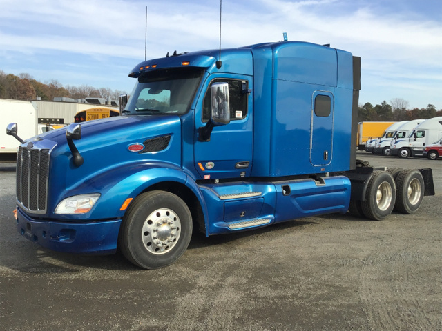 2016 Peterbilt 579 T/A Sleeper Truck Tractor 2016 Peterbilt 579 T/A Sleeper Truck Tractor