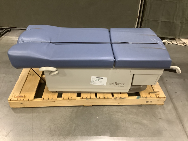 Midmark Ritter 222 Examination Table