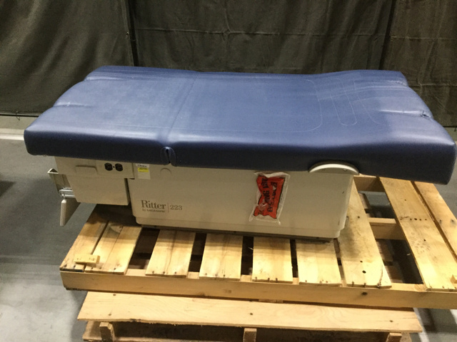 Midmark Ritter 223 Examination Table