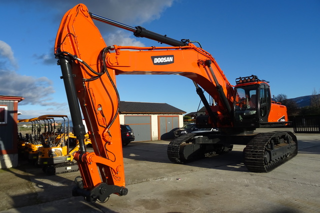 2009 Doosan DX480LC Track Excavator 2009 Doosan DX480LC Track Excavator