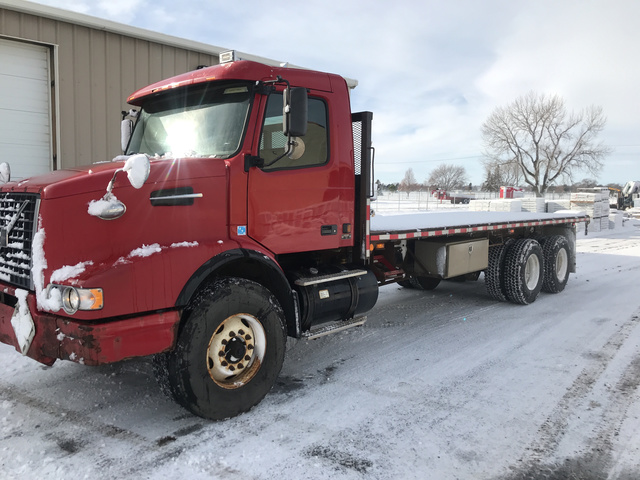 2003 Volvo VHD T/A Flatbed Truck 2003 Volvo VHD T/A Flatbed Truck