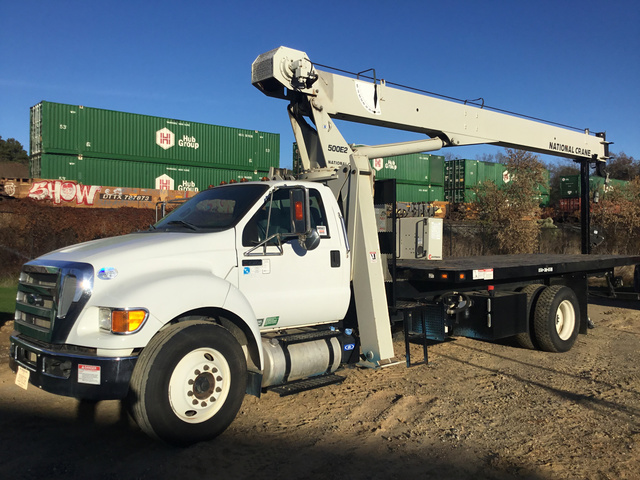 National Crane 500E2 Straight Boom on 2013 Ford F-750 Super Duty S/A Truck