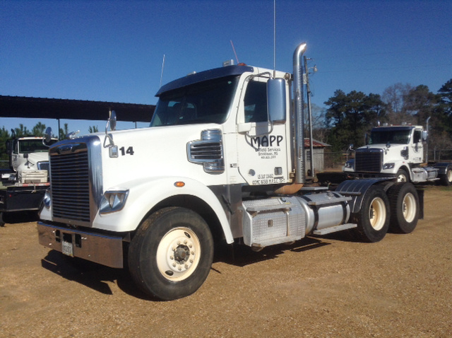 2012 Freightliner Coronado 122 T/A Day Cab Truck Tractor 2012 Freightliner Coronado 122 T/A Day Cab Truck Tractor