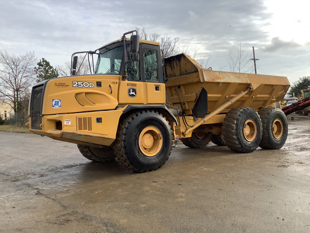 2006 John Deere 250D Articulated Dump Truck