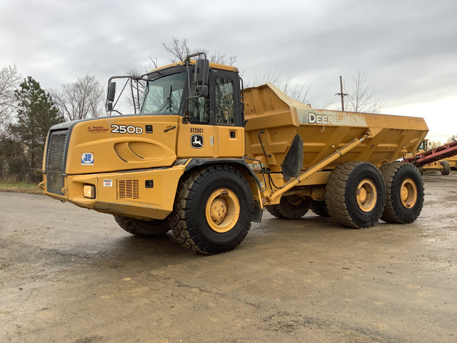2006 John Deere 250D Articulated Dump Truck
