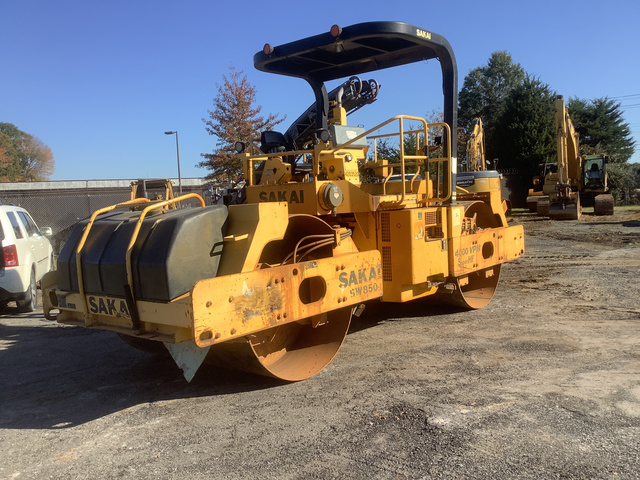 2006 Sakai SW850 Vibratory Double Drum Roller 2006 Sakai SW850 Vibratory Double Drum Roller