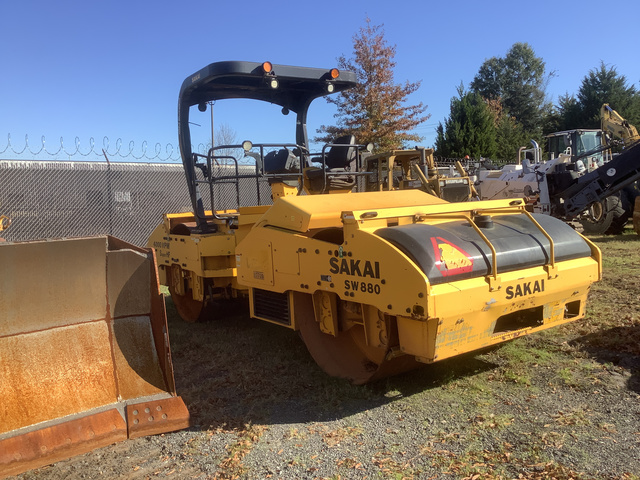 2014 Sakai SW880 Vibratory Double Drum Roller 2014 Sakai SW880 Vibratory Double Drum Roller