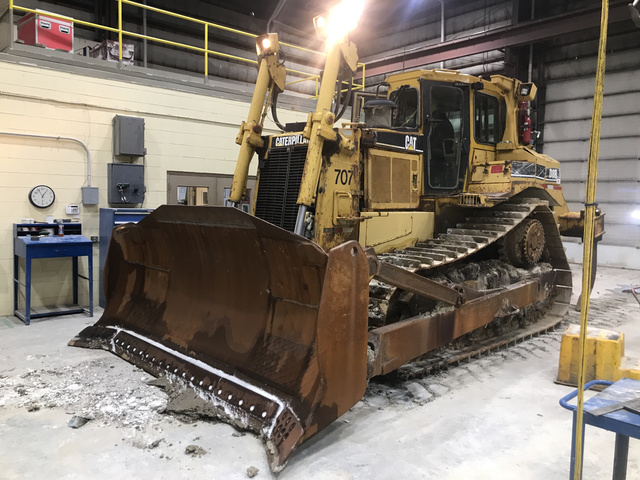 Cat D8R Crawler Dozer