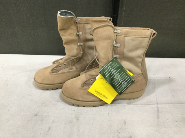 (90) Belleville Gore-Tex Combat Boots (90) Belleville Gore-Tex Combat Boots