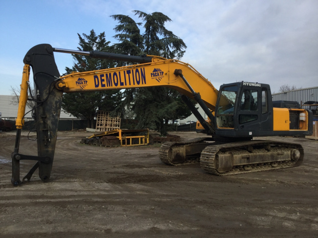 2006 Hyundai Robex 320NLC-7 Track Excavator 2006 Hyundai Robex 320NLC-7 Track Excavator