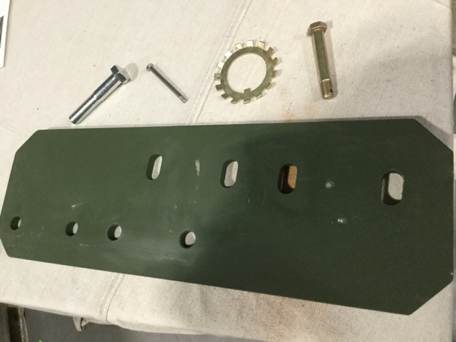 (152) Continuous Thread Rods, (11) Mounting Plates & Assorted Parts (152) Continuous Thread Rods, (11) Mounting Plates & Assorted Parts