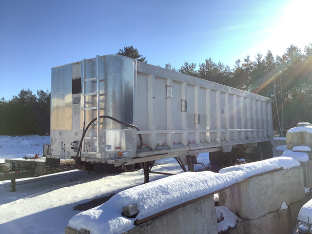 1983 East T/A End Dump Trailer 1983 East T/A End Dump Trailer