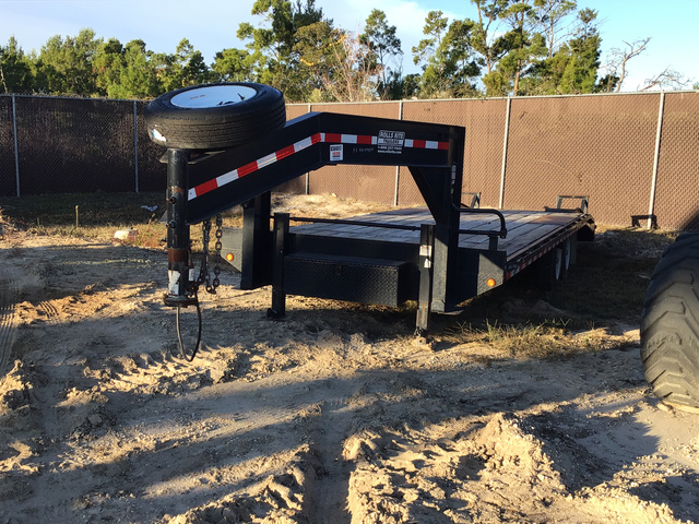 2017 Rolls-Rite 16KG25DE-DO T/A Equipment Trailer