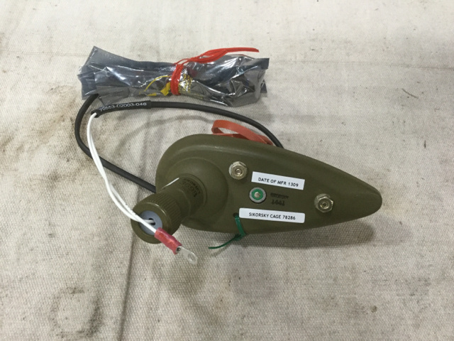 (2) Sikorsky Aircraft 70553-02003-046 Navigation Lights (2) Sikorsky Aircraft 70553-02003-046 Navigation Lights