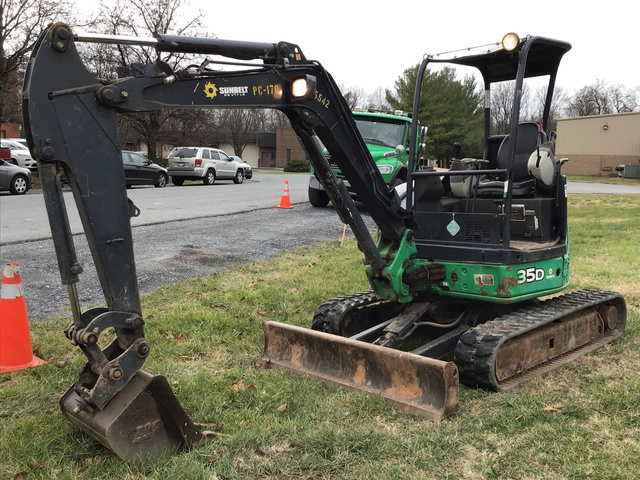 2012 John Deere 35D Mini Excavator 2012 John Deere 35D Mini Excavator