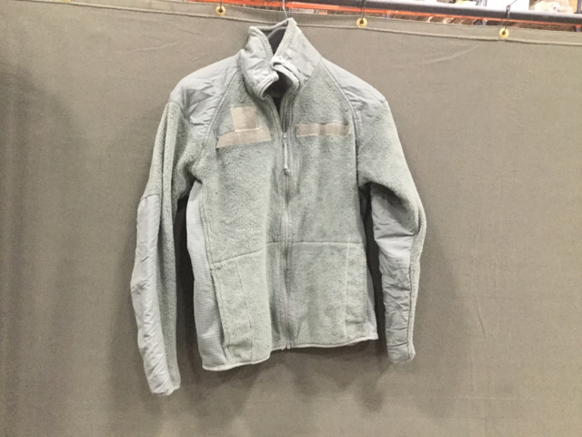 (35) PolarTec Thermal Pro Cold Weather Fleece Jackets (35) PolarTec Thermal Pro Cold Weather Fleece Jackets