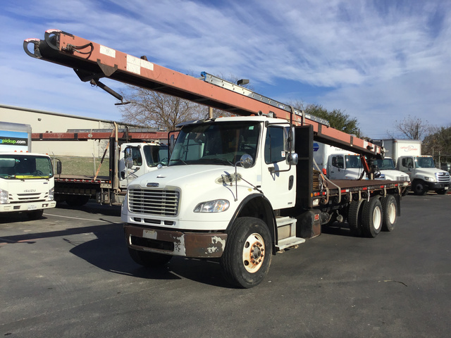 2005 Freightliner M2 106 Flatbed Truck w/Conveyor 2005 Freightliner M2 106 Flatbed Truck w/Conveyor