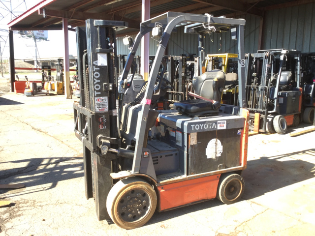 2013 Toyota 8FBCU25 Electric Forklift