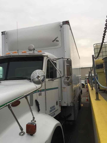 2003 Peterbilt 330 Cargo Truck 2003 Peterbilt 330 Cargo Truck